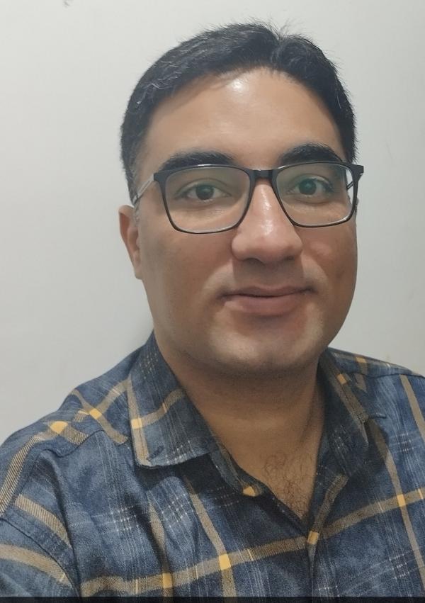 تصویر پروفایل علی