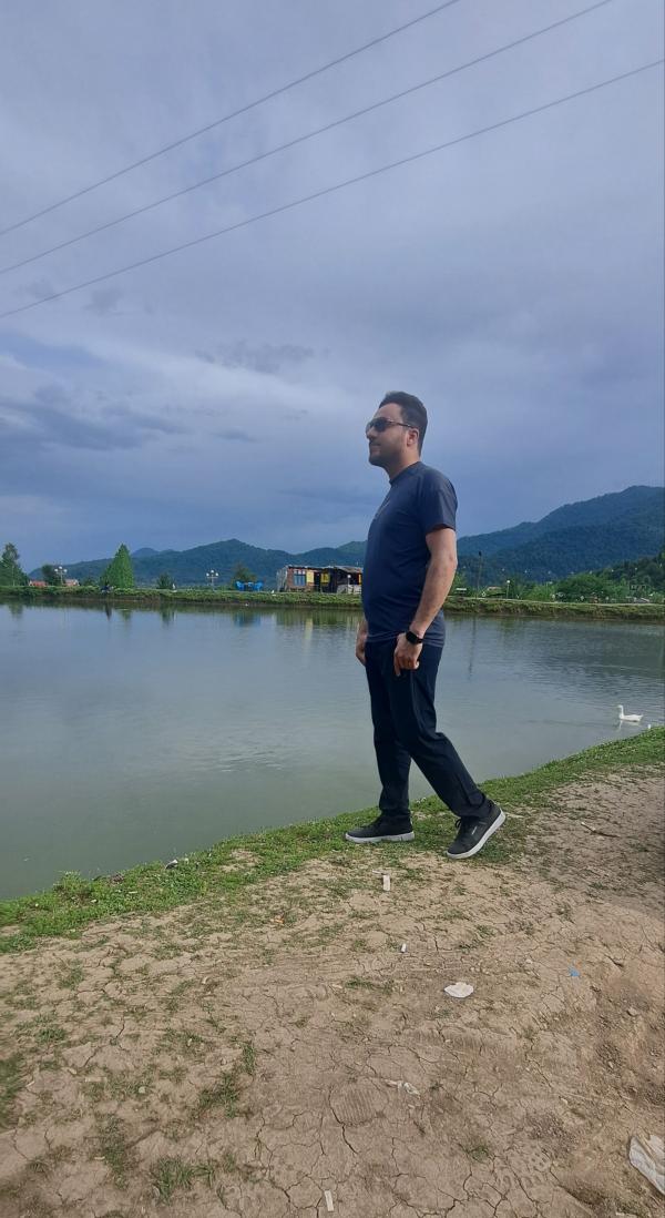 تصویر پروفایل آرش