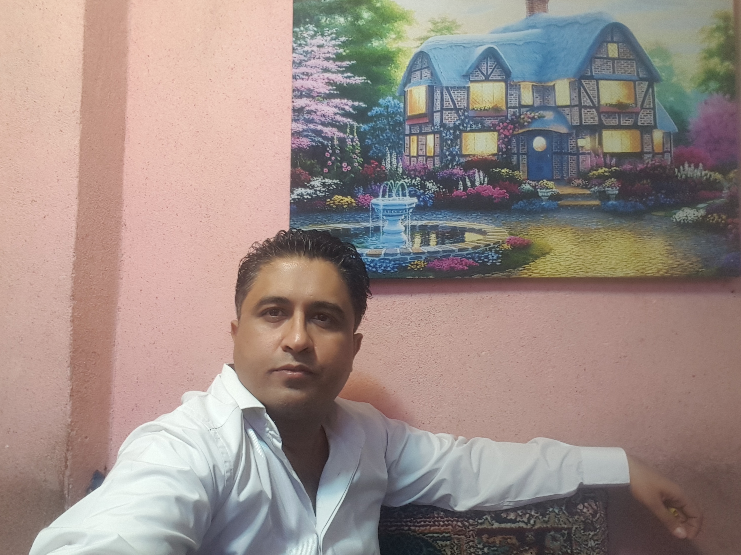 تصویر پروفایل علی