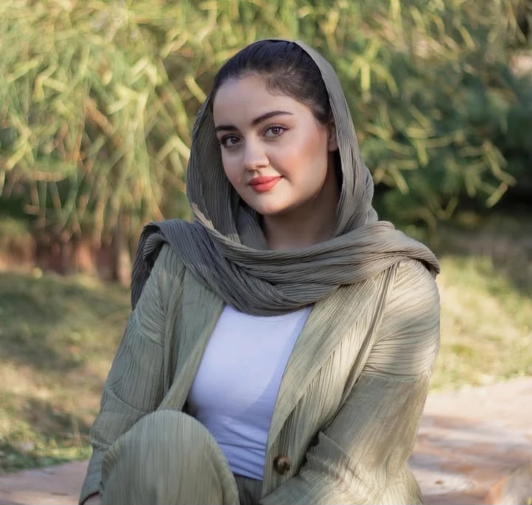 تصویر پروفایل محدثه