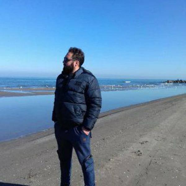 تصویر پروفایل بابک