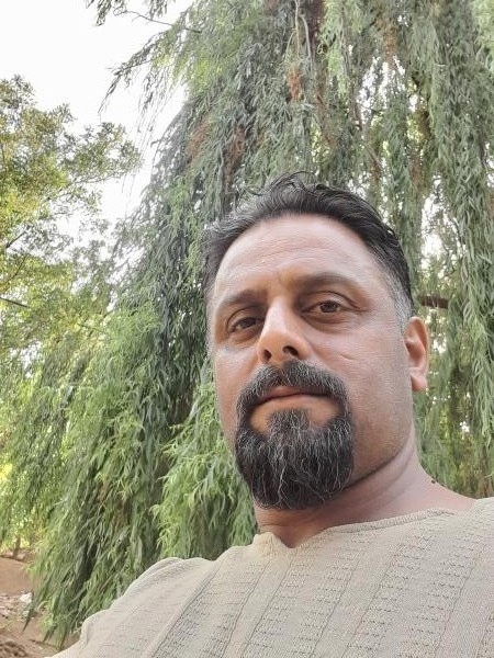 تصویر پروفایل علی