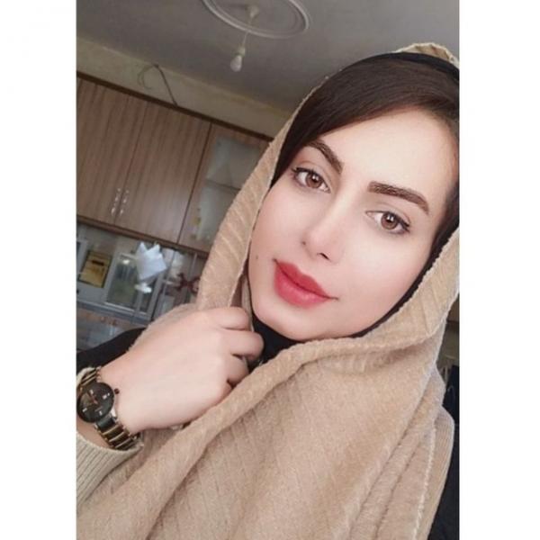 تصویر پروفایل منا